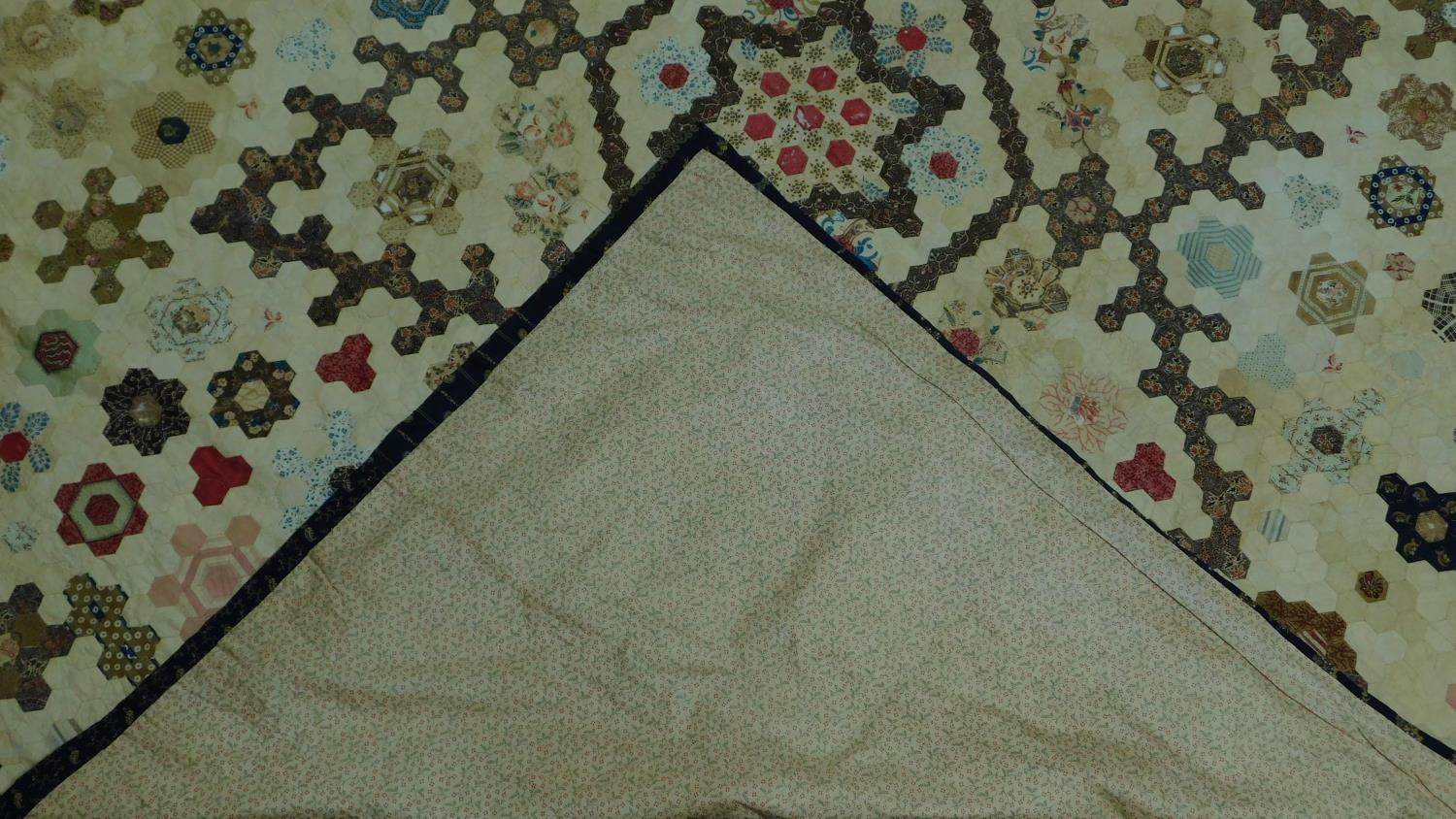 A vintage hand stitched bed cover. 204x211cm - Image 4 of 5