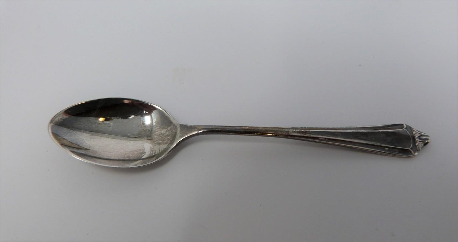 Two cased sets of coffee spoons, two silver dishes and two cased silver plated sets, EPNS grapefruit - Image 8 of 16