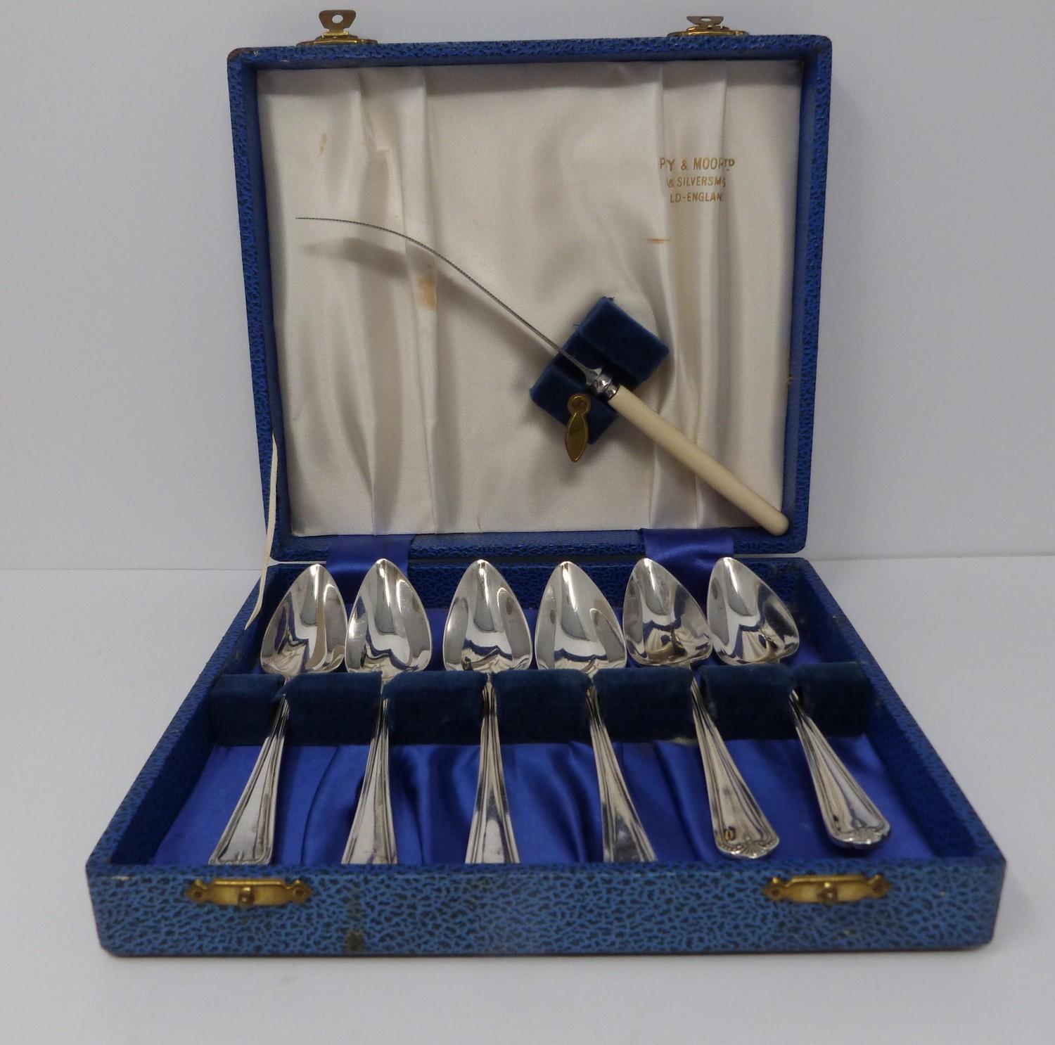 Two cased sets of coffee spoons, two silver dishes and two cased silver plated sets, EPNS grapefruit - Image 5 of 16