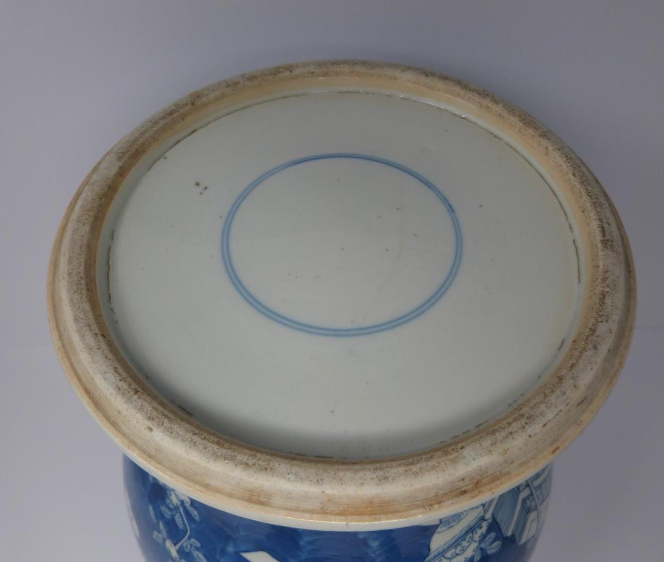 A large blue and white lidded jar (missing lid), Qing dynasty, 19th century, Kangxi mark double blue - Image 5 of 10