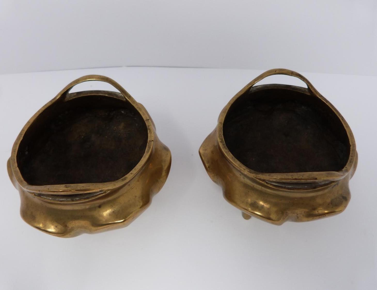 A pair of bronze censers, Xuande mark but 19th century, unusual lotus shape, diameter 10 cm, - Image 3 of 5