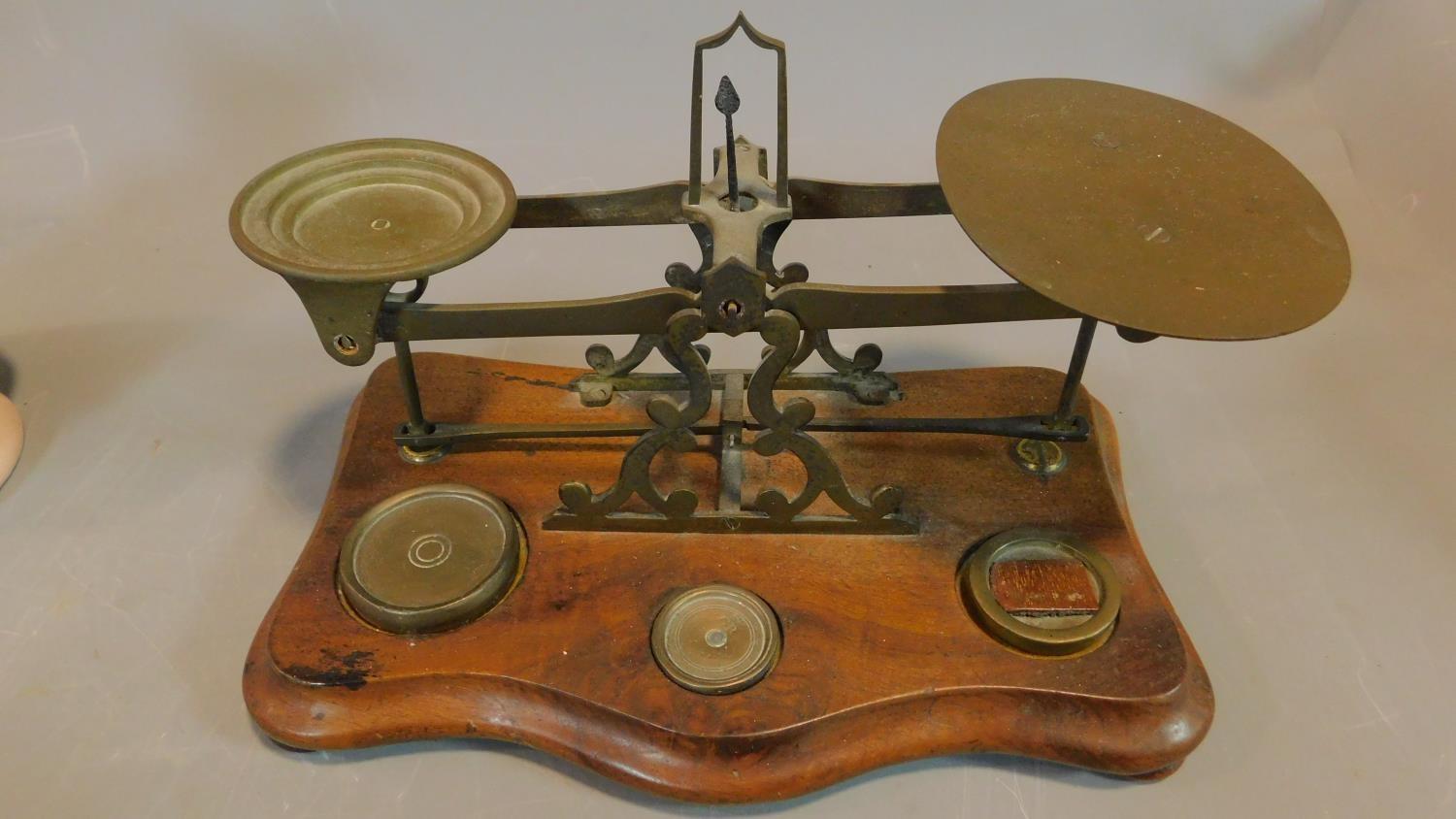 Four Wade pig money boxes, a frog mug and a set of weighing scales. H.17 (tallest) - Image 13 of 13