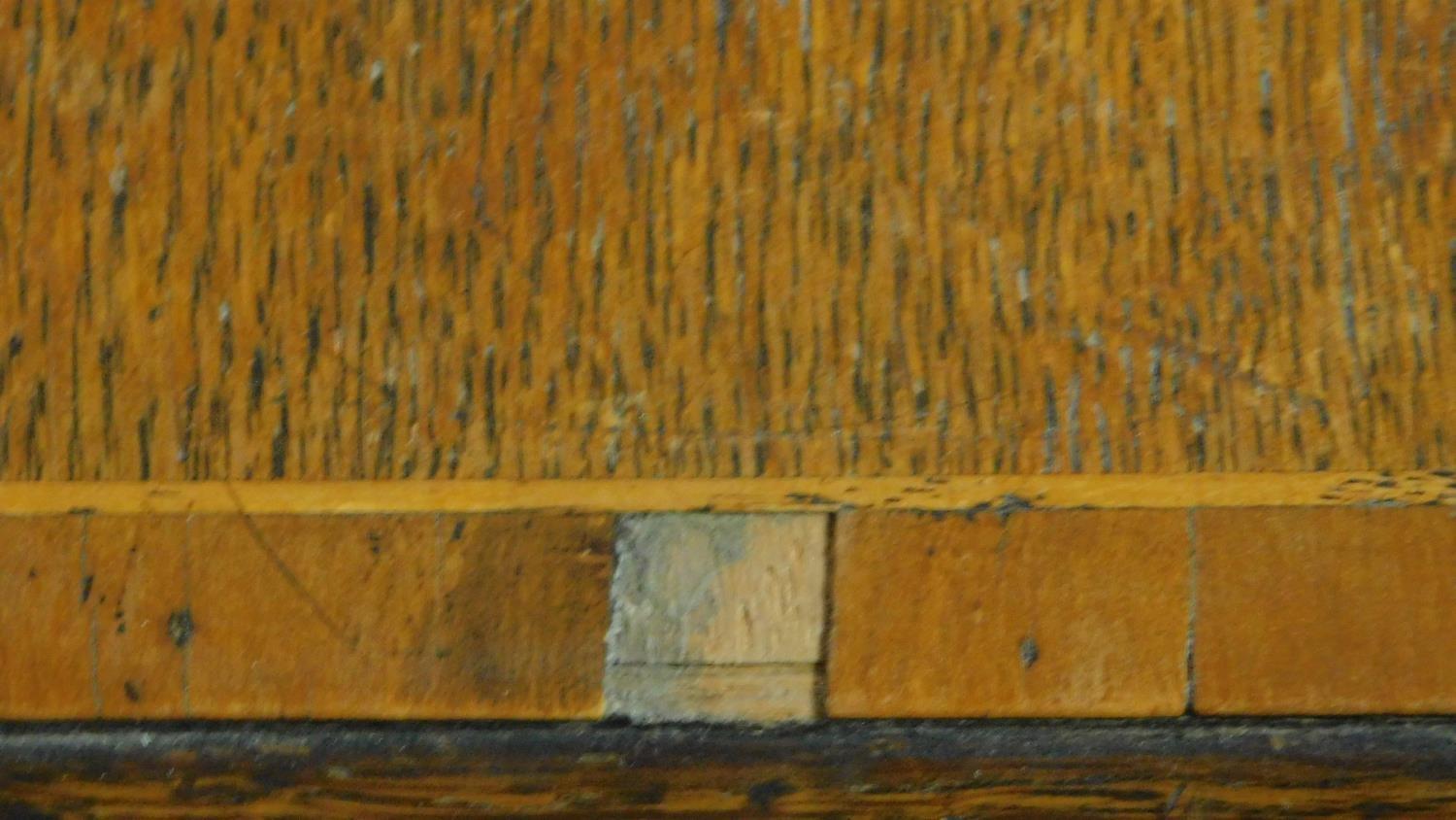 A Georgian country oak lowboy with mahogany crossbanding and satinwood stringing, two short over - Image 6 of 8