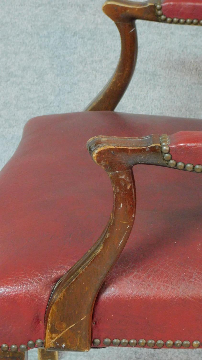 A pair of Georgian style mahogany armchairs. H.88cm - Image 4 of 9