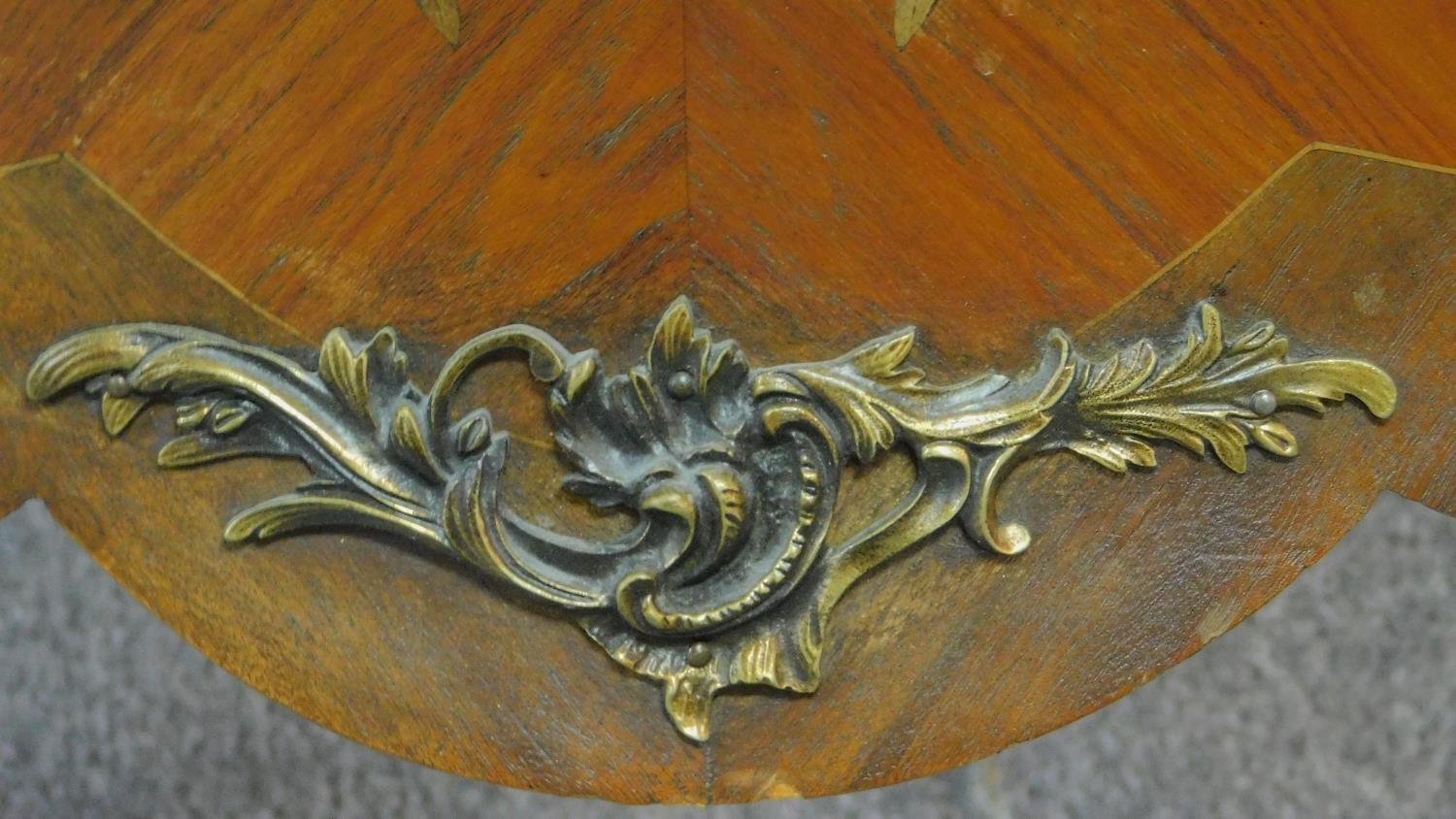 A Louis XV style kingwood marquetry floral and foliate inlaid commode with moulded marble top - Image 6 of 8