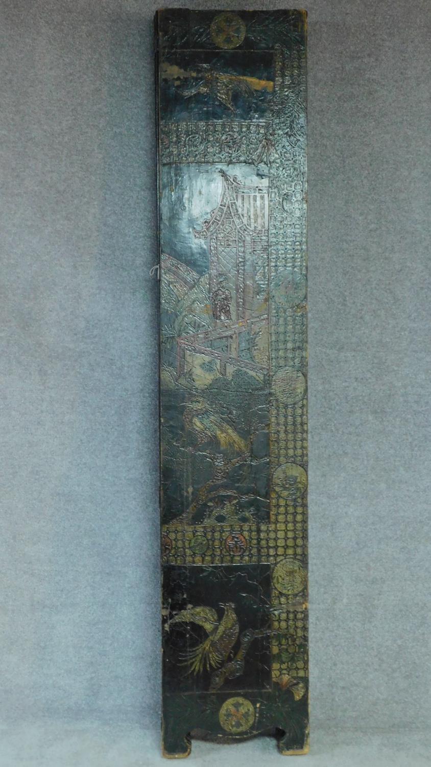A large six panel screen with five hinged folds with painted and carved Japanese decoration - Image 13 of 14