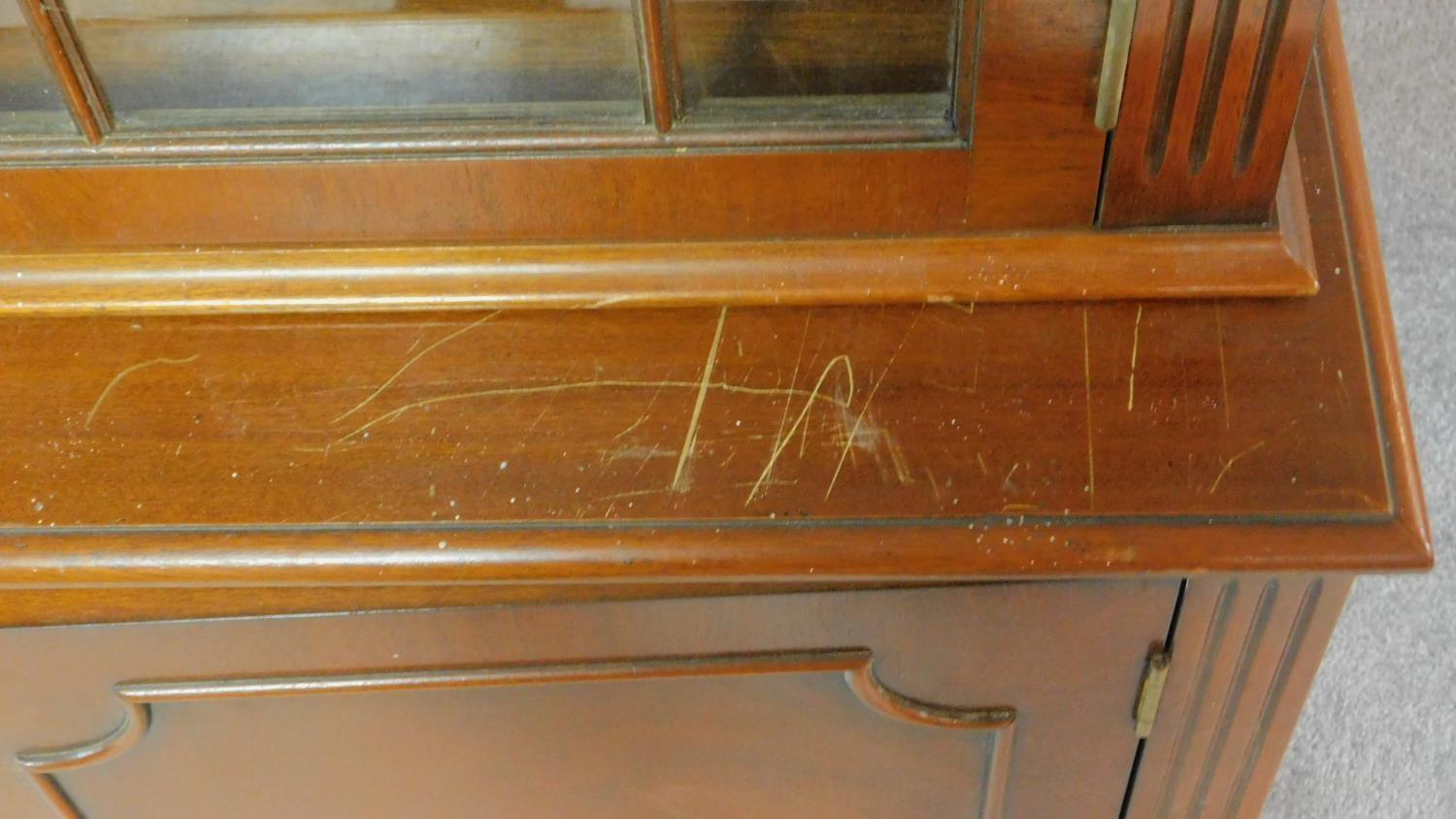 A Georgian style mahogany two section library bookcase with upper glazed section above base fitted - Image 7 of 7