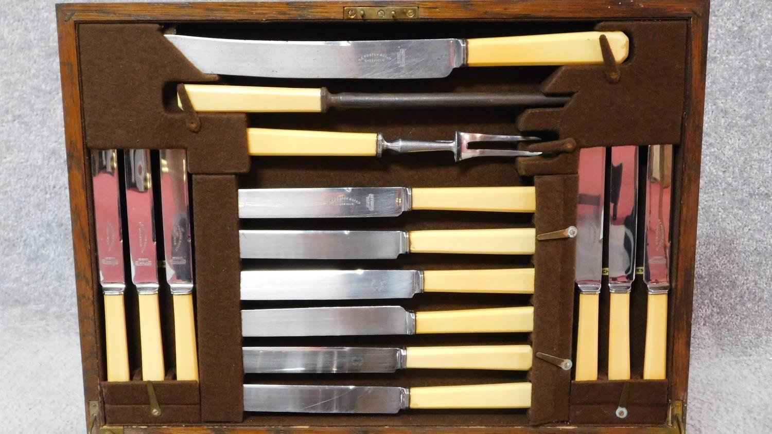 A complete cased set of silver plated cutlery by A. E. Poston & Co, Lonsdale, Sheffield. In oak case - Image 2 of 4