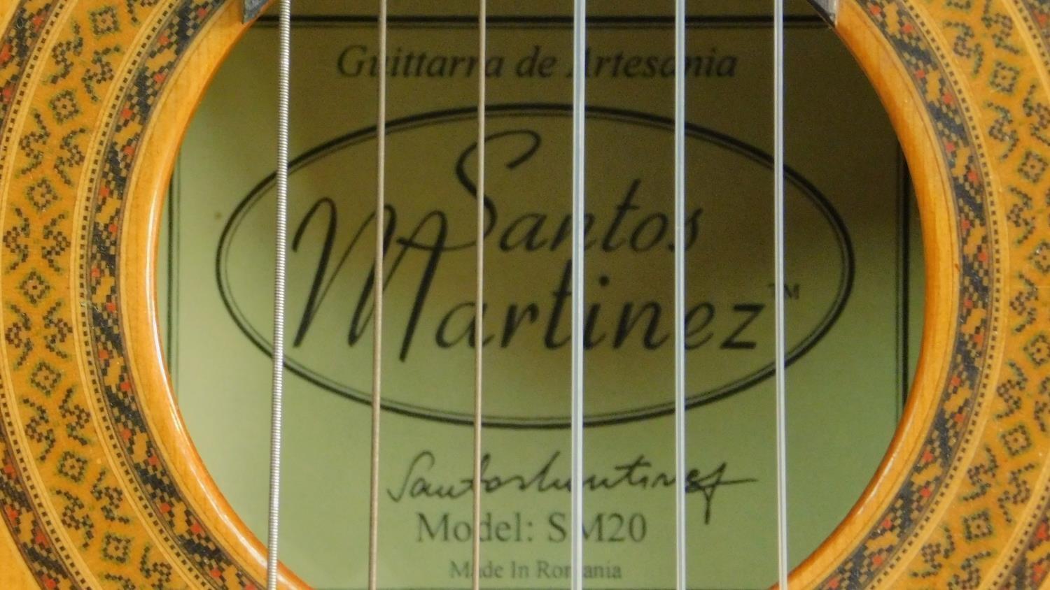 A vintage acoustic guitar by Santos Martinez. Model SM20. H.99cm - Image 4 of 8