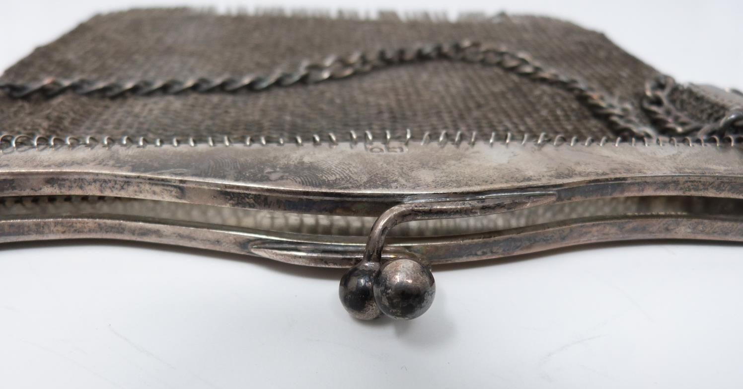 A silver mesh evening purse, 1915, london, Erich Kellerman. Chainlink strap with every link - Image 7 of 8