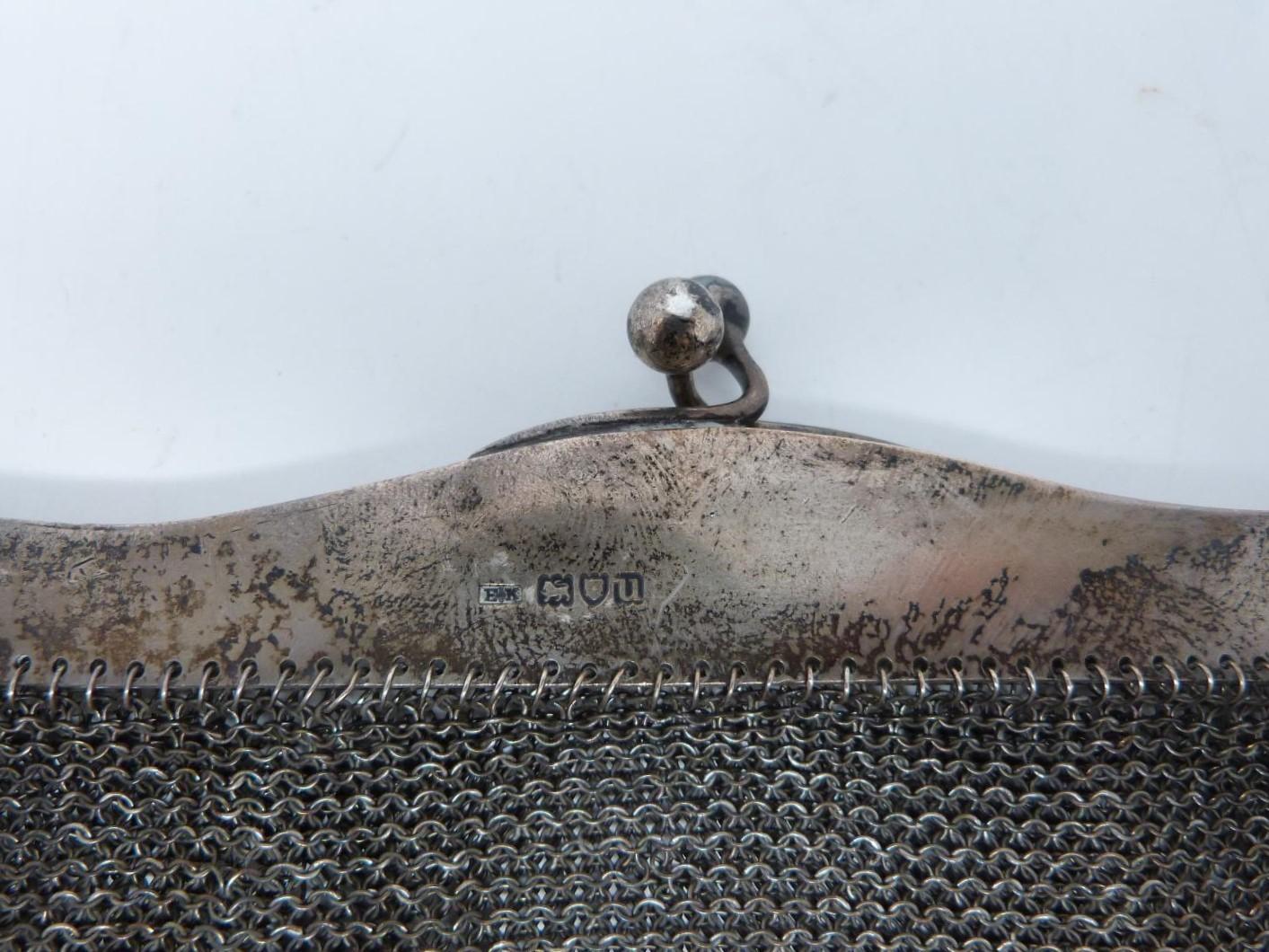 A silver mesh evening purse, 1915, london, Erich Kellerman. Chainlink strap with every link - Image 4 of 8