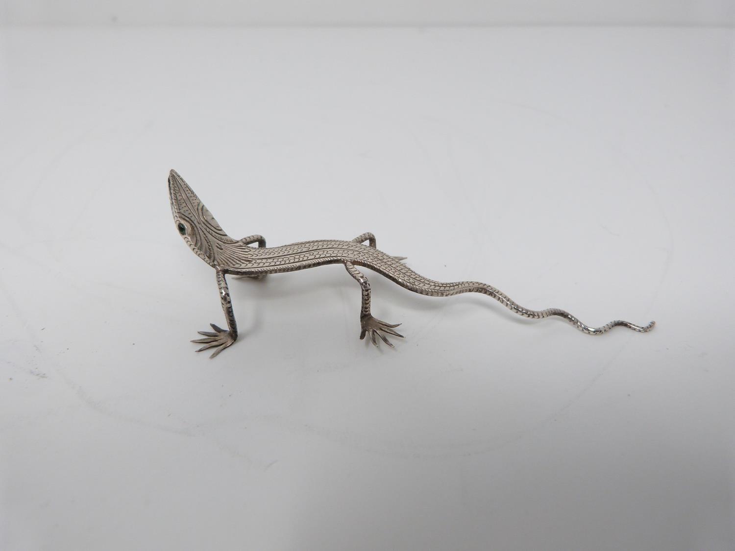 A collection of six Indian white metal animals, including a scorpion, butterfly, lizard, iguana, ant - Image 16 of 17