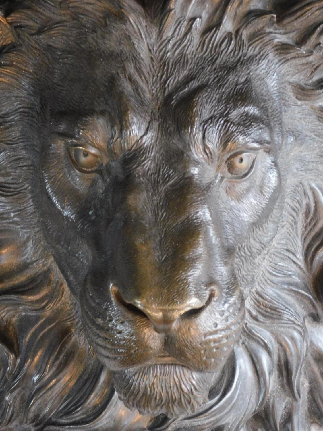 An Italian antique bronze wall mounted lion head. Realistically modelled. 45x46cm - Image 2 of 4