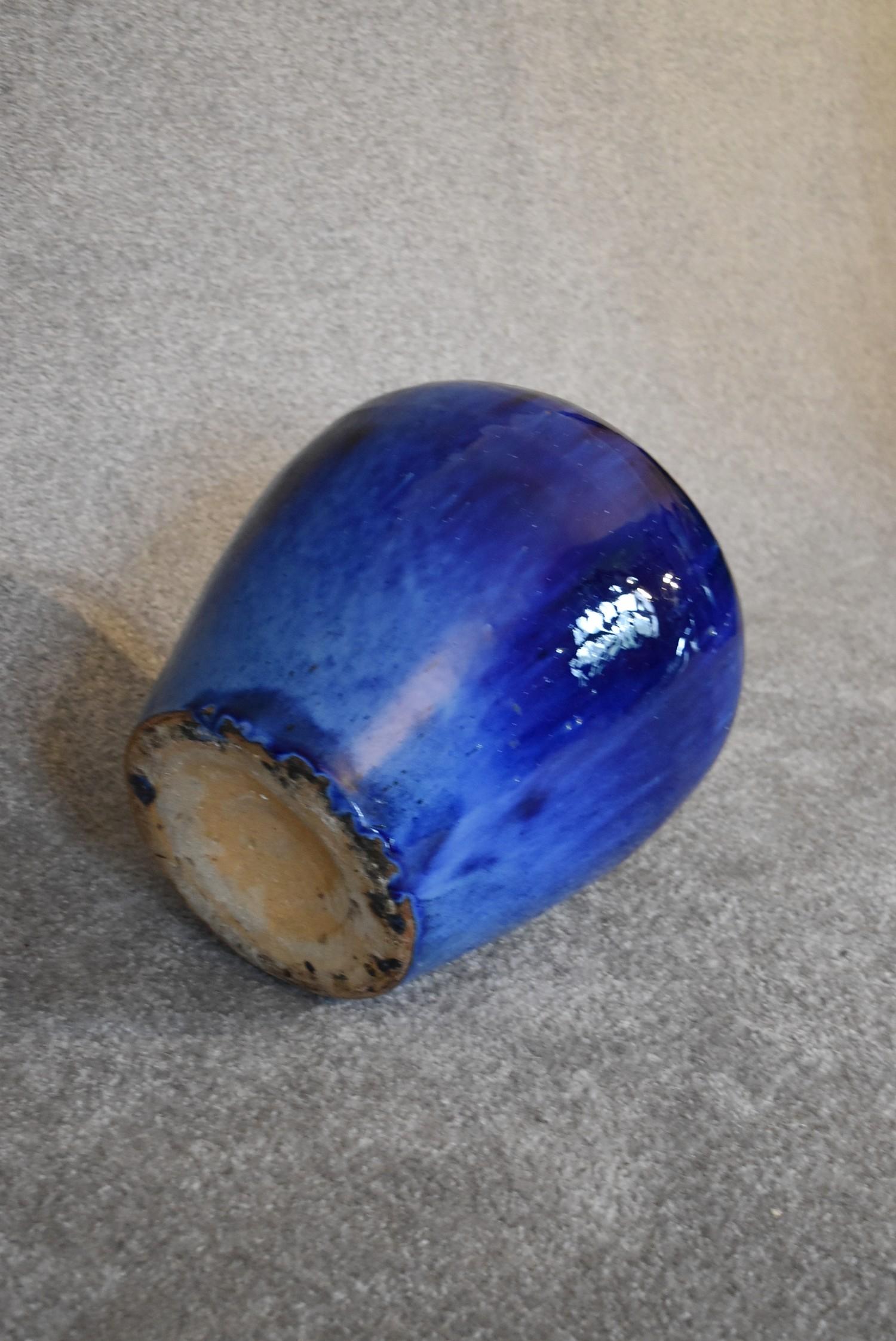 A blue drip glazed pot of bulbous form. H.40 x 35cm - Image 4 of 4