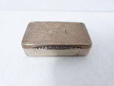 Georgian silver snuff box with engine turned decoration and central rectangular cartouche, floral