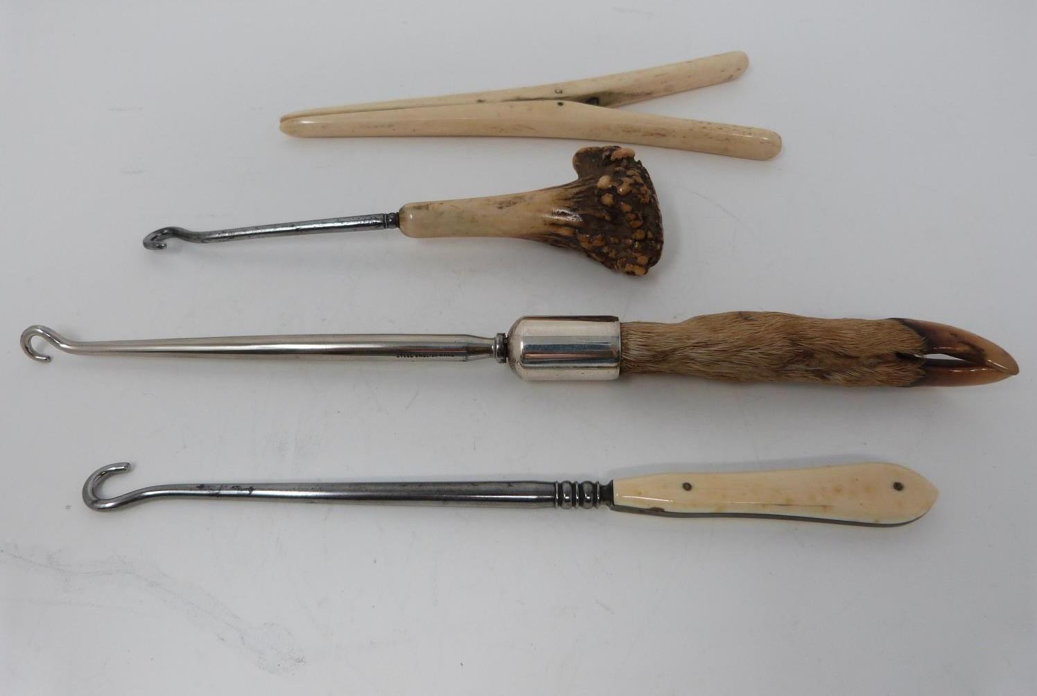 A collection of boot pulls and a glove stretcher, some with bone handles, one with deer antler - Image 6 of 7