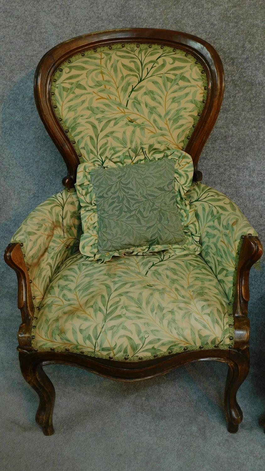 A near pair of French style walnut framed spoon back armchairs on cabriole supports. H.101cm - Image 3 of 9