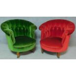 A pair of Victorian mahogany framed buttoned back tub armchairs on turned tapering supports. H.72cm