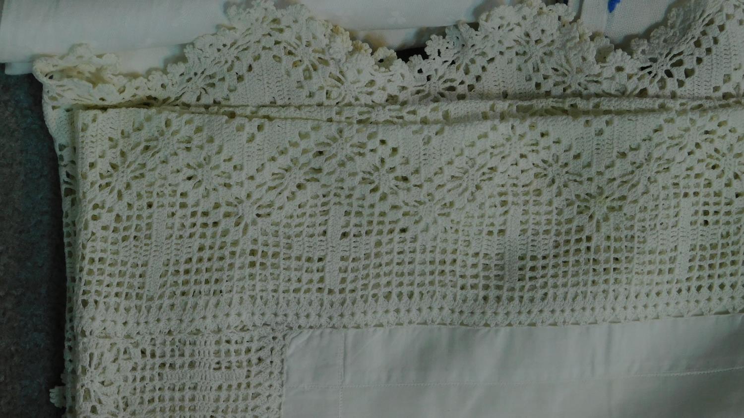 A collection of twelve linen and lace table cloths of different sizes and designs. 290x131cm ( - Image 2 of 4