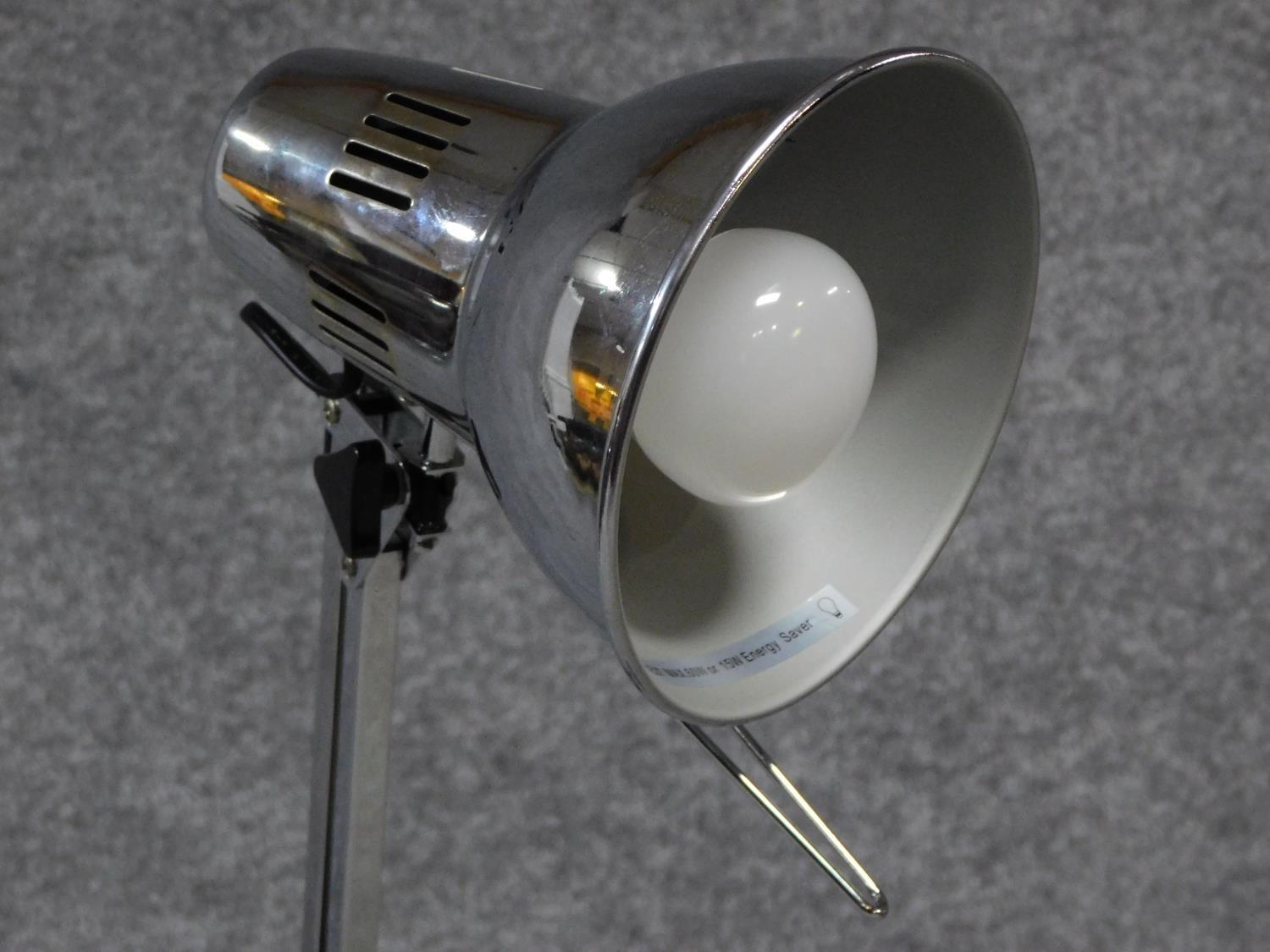 A pair of vintage metal angle poise desk lamps. H.83cm - Image 3 of 7