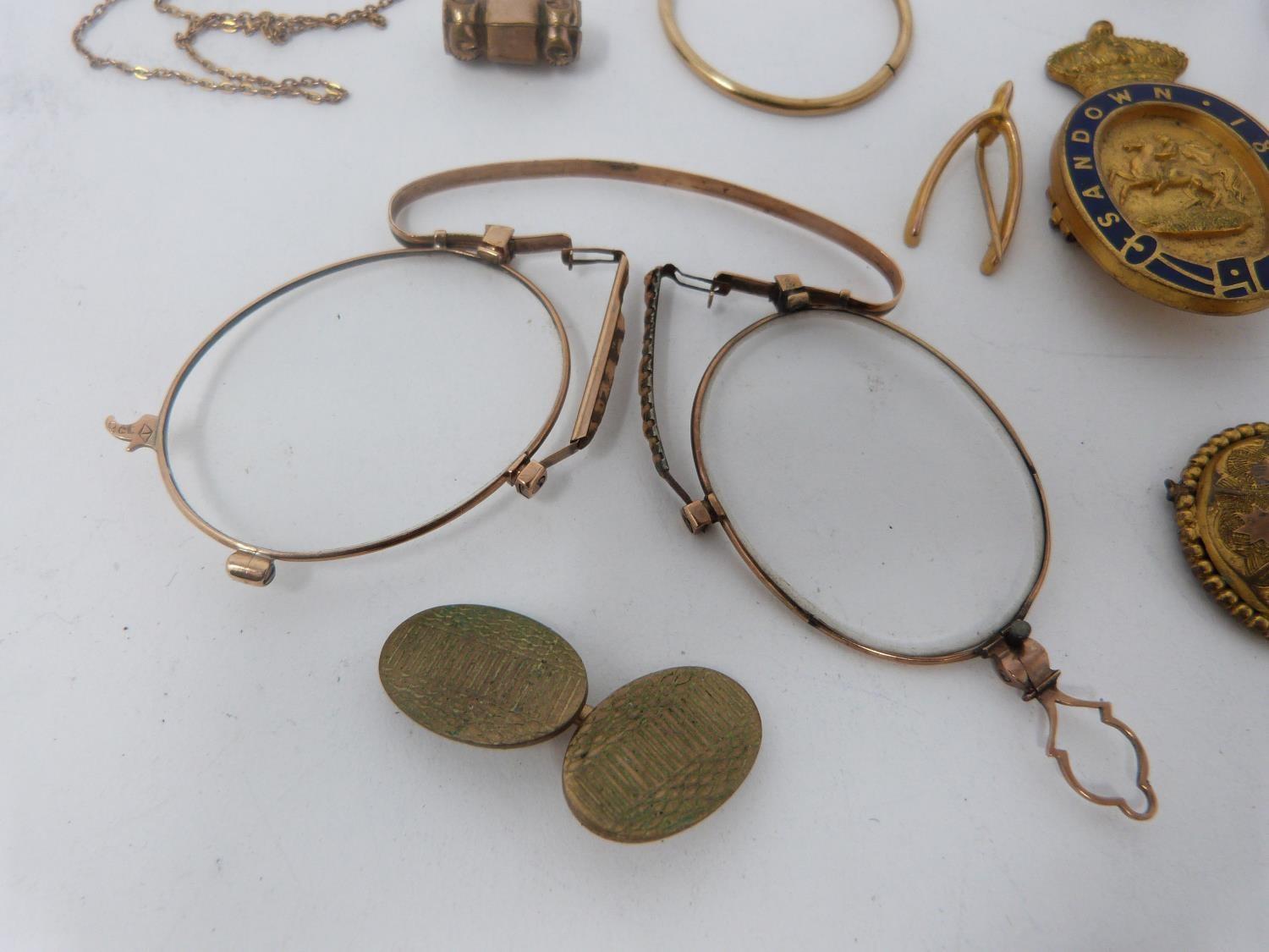 A collection of rolled gold and yellow metal jewellery. Including brooches, a pocket watch, an - Image 3 of 13