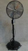 A contemporary standing fan by Cinni. H.127cm