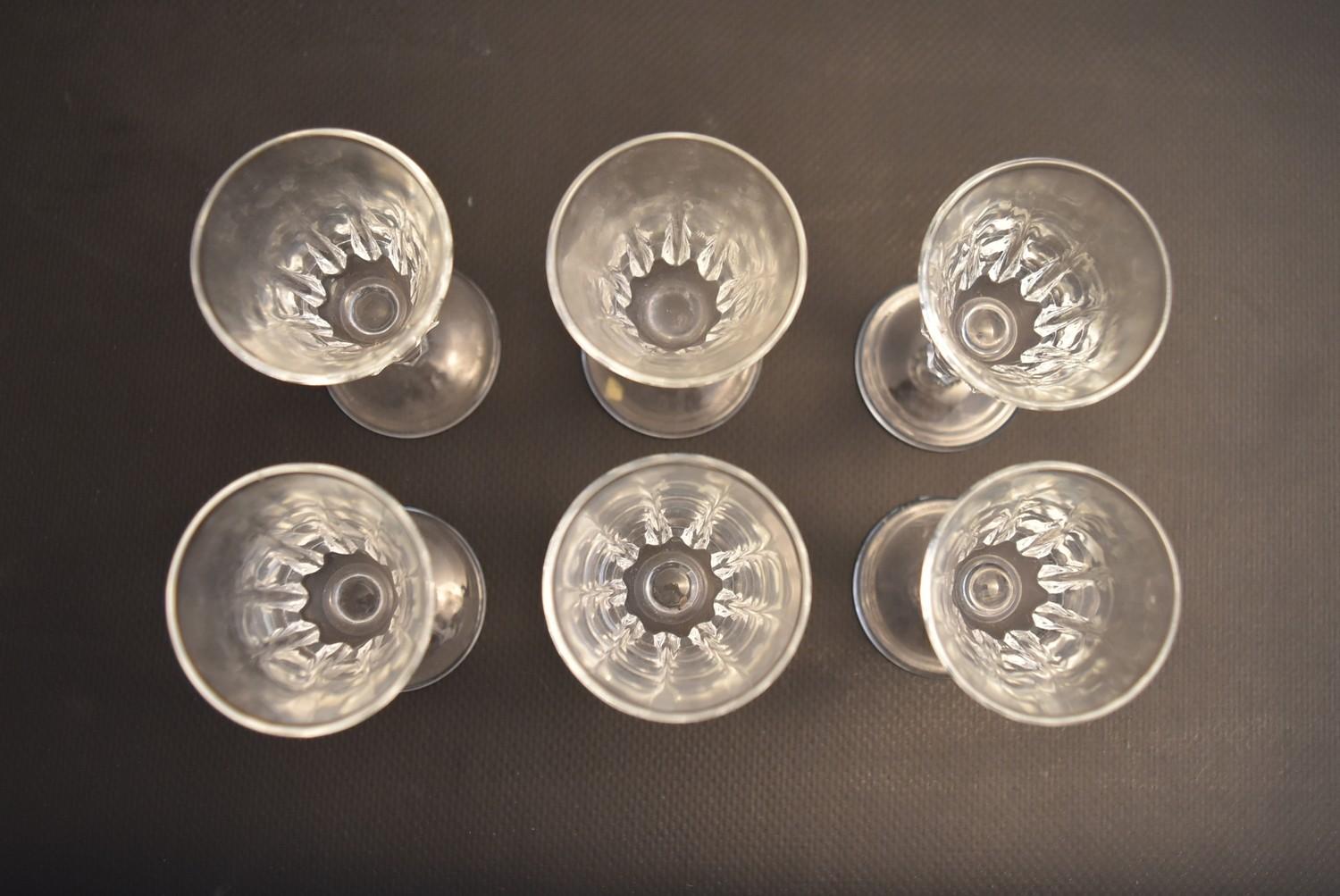 A set of six crystal sherry glasses. H.9cm - Image 3 of 4