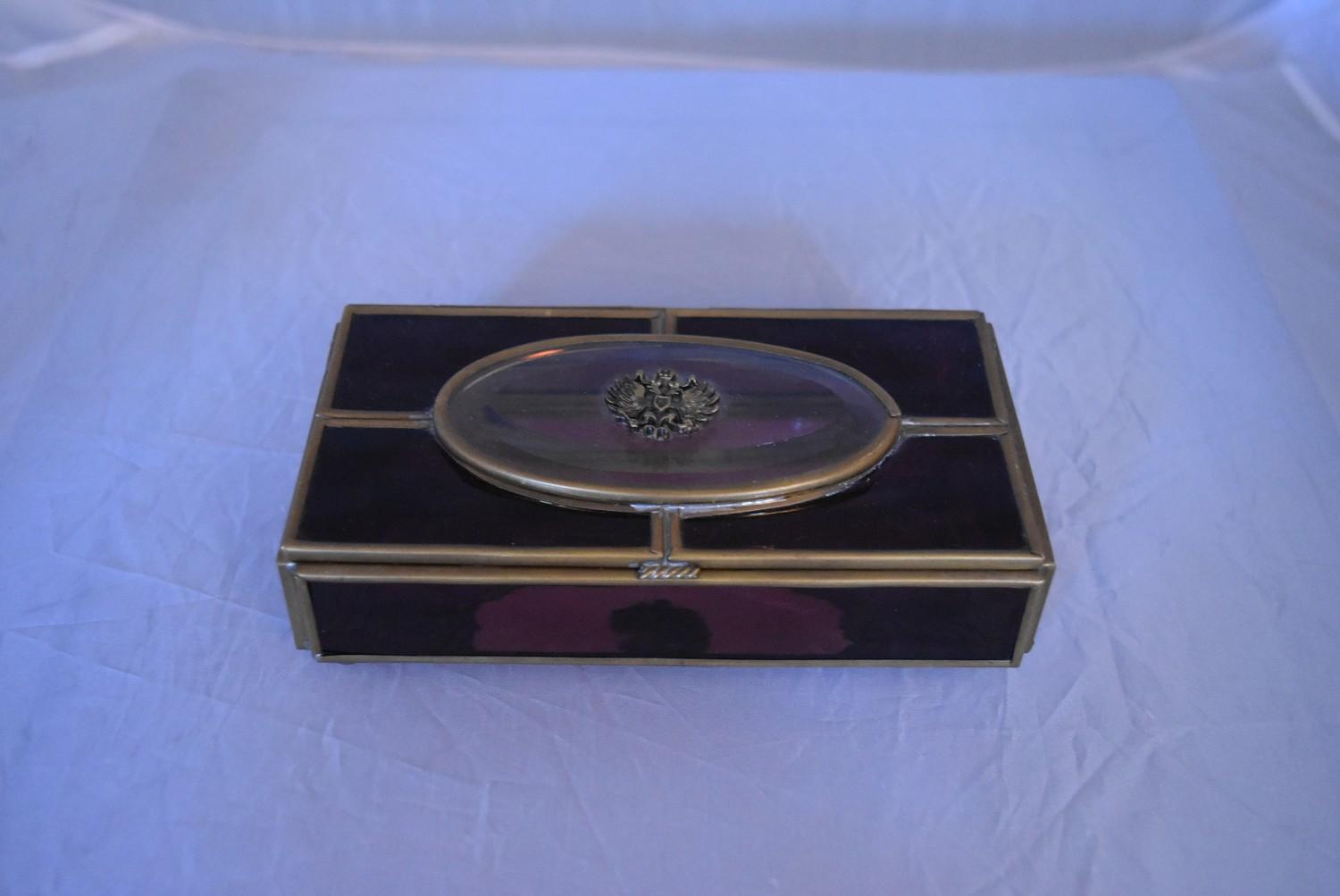 A vintage purple and clear stained glass panel and brass jewellery box. Mirrored panel to the bottom - Image 2 of 8