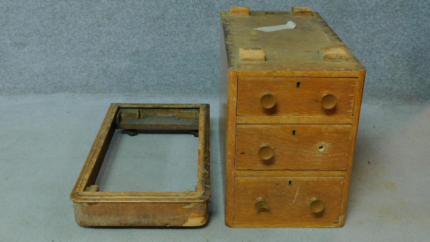 A 19th century oak leather top desk with central long frieze drawer and eight short drawers. H.75 - Image 8 of 8