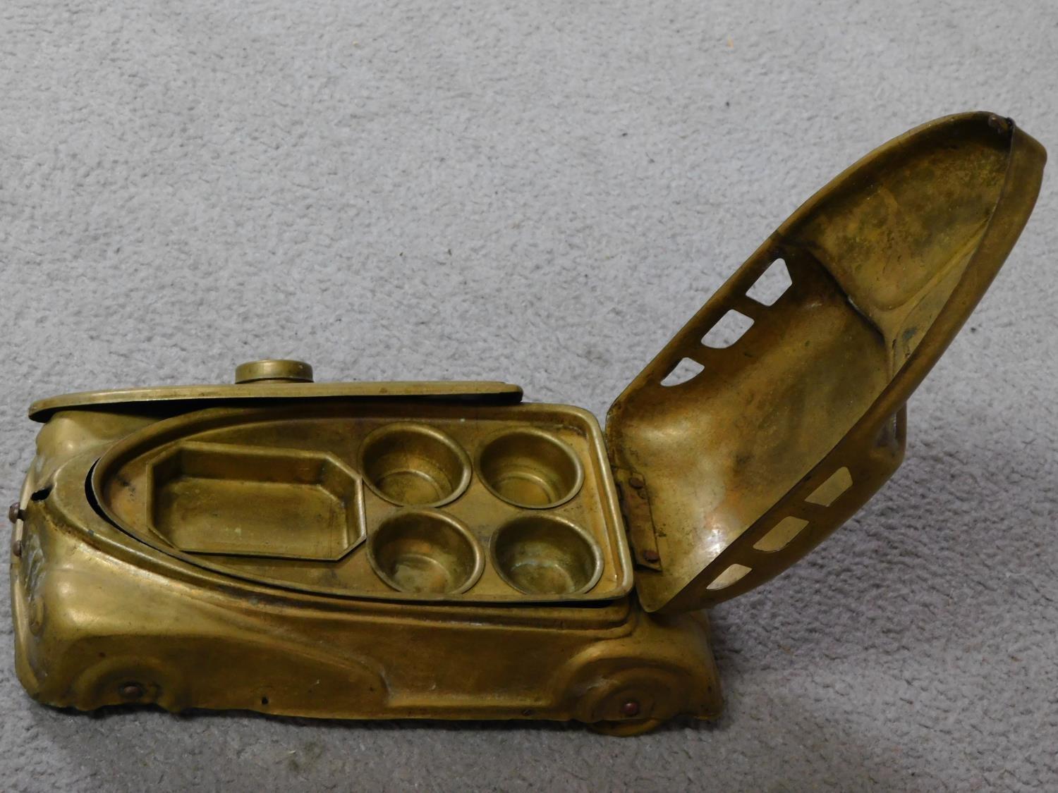 A vintage brass Betel Motor Car artist's box. Has hinged lid and removable palettes. One of the - Image 3 of 7