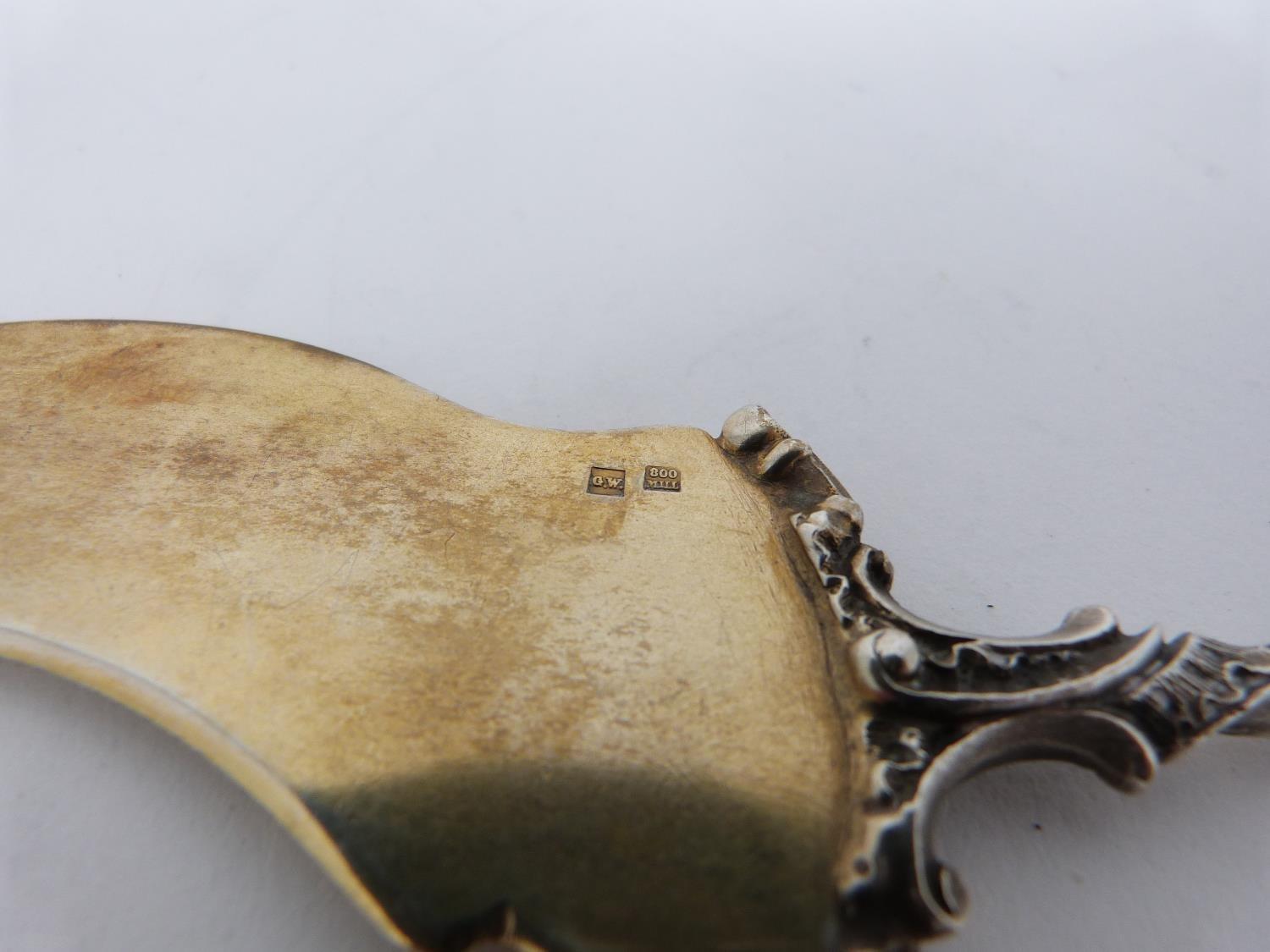 An antique gilded German silver ice cream serving set. Comprising of an ice cream slice and - Image 8 of 12