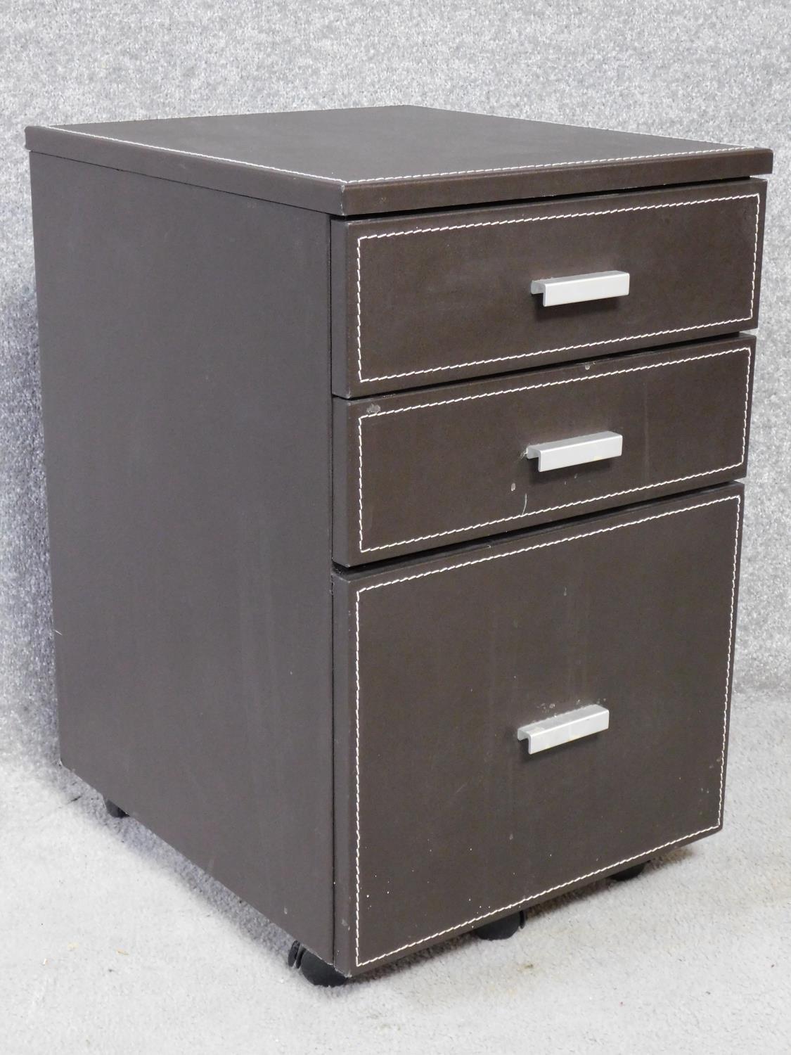 A contemporary three drawer filing cabinet. H.60 W.41 D.46cm - Image 2 of 4