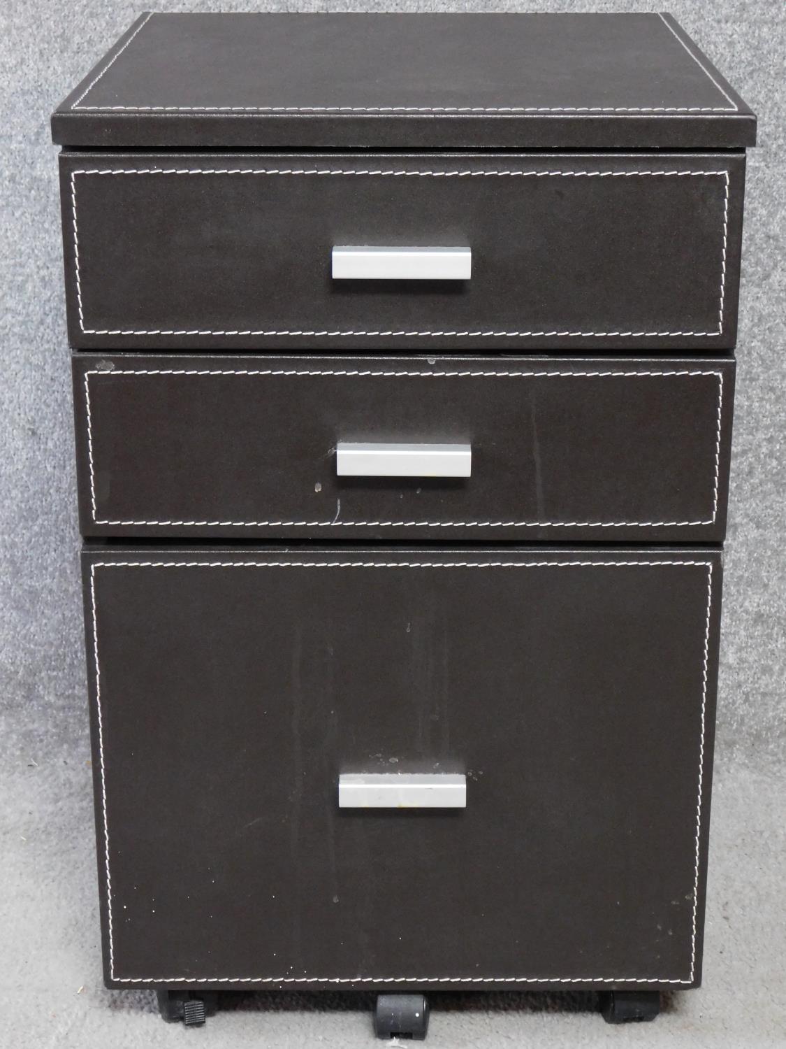 A contemporary three drawer filing cabinet. H.60 W.41 D.46cm
