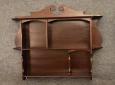 A set of Victorian mahogany open wall shelves H.73x73x15cm