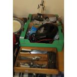 ASSORTED SUNDRIES TO INCLUDE MICROSCOPE, FLATWARE ETC.