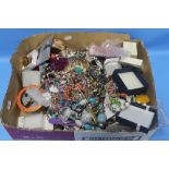 A BOX OF ASSORTED COSTUME JEWELLERY