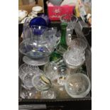 A TRAY OF ASSORTED GLASSWARE TO INCLUDE CUT GLASS DRINKING GLASSES TOGETHER WITH A GLOBULAR GLASS