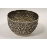 AN ORIENTAL STYLE WHITE METAL BOWL, character marks to base, approx weight 180g, Dia 15.5 cm