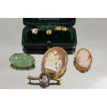 A 9CT MOUNTED CAMEO BROOCH, together with a 9ct mounted Jade brooch a/f, a 9ct amethyst brooch a/f