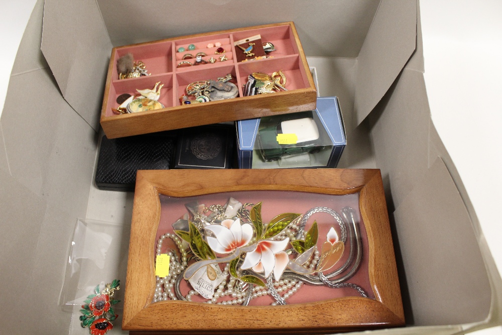 A BOX OF ASSORTED JEWELLERY ETC