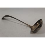 A HALLMARKED SILVER SERVING LADLE - SHEFFIELD 1909, L 29 cm