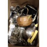 A LARGE BOX OF METALWARE TO INCLUDE A COPPER KETTLE, SILVER PLATED TEAPOT