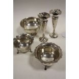 A COLLECTION OF HALLMARKED SILVER CONSISTING OF A CREAM JUG AND SUGAR BOWL - LONDON 1909, small