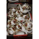 A TRAY OF ROYAL ALBERT OLD COUNTRY ROSES TEA AND DINNERWARE
