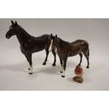 TWO BESWICK HORSE FIGURES, TOGETHER WITH A BESWICK ROBIN (3)