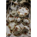 A TRAY OF ROYAL ALBERT OLD COUNTRY ROSES CHINA