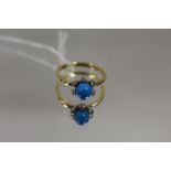 AN 18 CARAT YELLOW GOLD DYED HOWLITE AND DIAMOND RING, the Howlite being an estimated 6mm round,