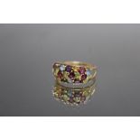 A HALLMARKED 9 CARAT GOLD MULTISTONE GEM SET RING, ring size S