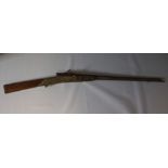 A 19TH CENTURY EASTERN MATCHLOCK MUSKET WITH RAMROD, L 110 cm