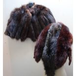A COLLECTION OF LADIES VINTAGE FUR STOLES AND COLLARS ETC, to include fox fur examples together with